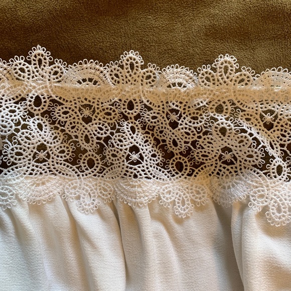 NWT Hollister Delicate Lace Top - Picture 3 of 5